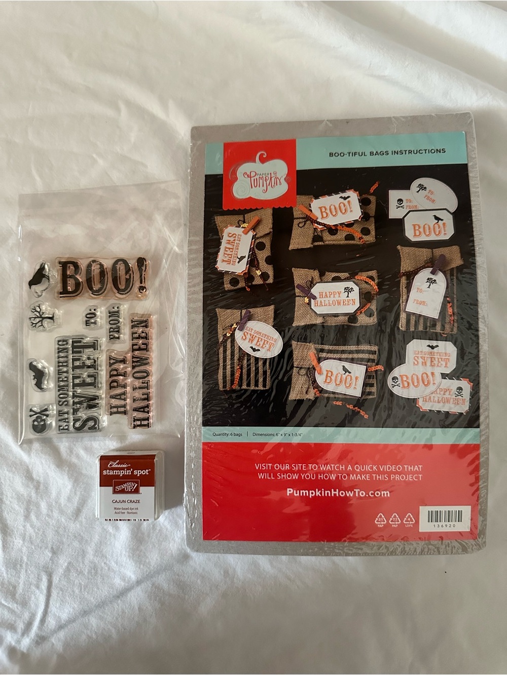 Stampin' Up! Halloween Boo-Tiful Bags Tag & Stamp Kit in Orange, Black, White